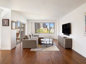 200 East End Avenue 7B, New York NY 10128