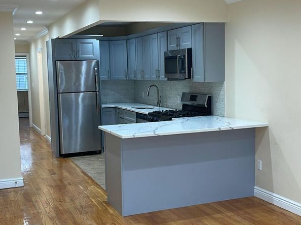 71-01 Cooper Avenue 3FAM, Queens NY 11385