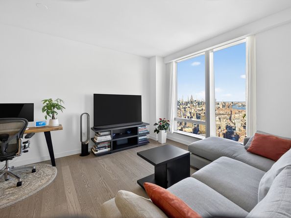 252 South Street 64G, New York NY 10002