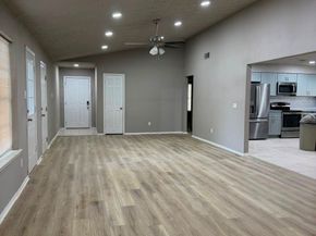1923 Delphi Lane, Houston TX 77067