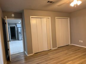 1923 Delphi Lane, Houston TX 77067