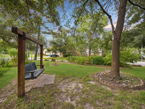858 Azalea Street, Houston TX 77018