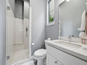 4306 Center Street, Houston TX 77007