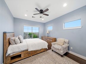 4306 Center Street, Houston TX 77007