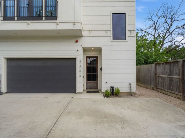 4306 Center Street, Houston TX 77007