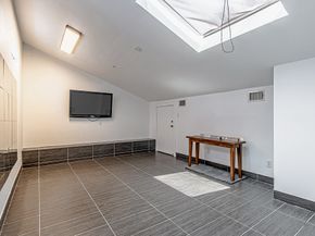 2025 Colquitt Street E, Houston TX 77098