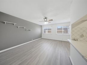11002 Hammerly Boulevard 12, Houston TX 77043