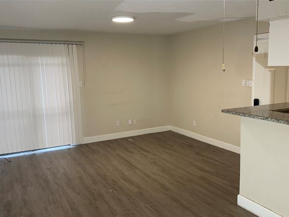 9550 Deering Drive 405, Houston TX 77036