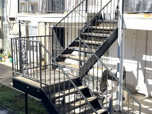 8200 Broadway Street 806 S, Houston TX 77061