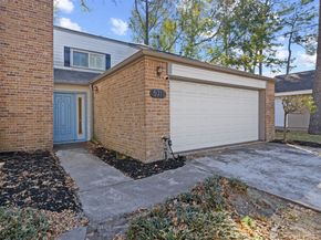 5711 Lorinowoods Drive, Houston TX 77066