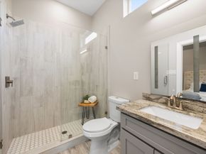 317 E 35th Street A, Houston TX 77018