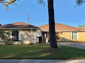 5702 Arncliffe Drive, Houston TX 77088