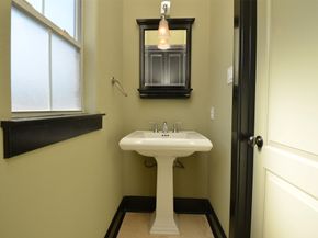 1818 Binz Street E, Houston TX 77004