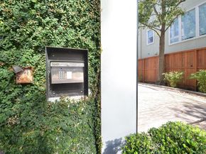 1818 Binz Street E, Houston TX 77004