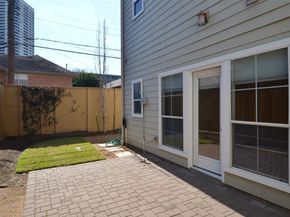 1818 Binz Street E, Houston TX 77004