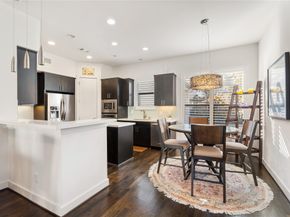 5911 Rose Street, Houston TX 77007