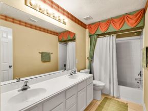 10 Clarewood Court, The Woodlands TX 77385