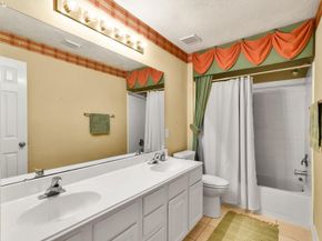 10 Clarewood Court, The Woodlands TX 77385