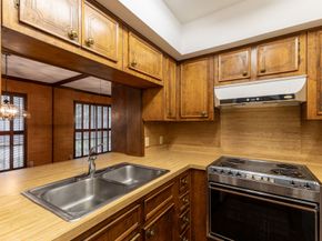 6472 BAYOU GLEN Road, Houston TX 77057