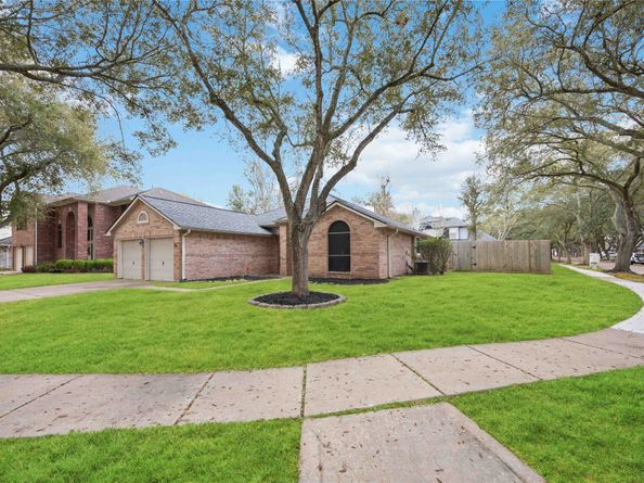 4106 N New Meadows Drive, Sugar Land TX 77479