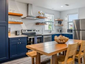 2905 Cleburne Street, Houston TX 77004