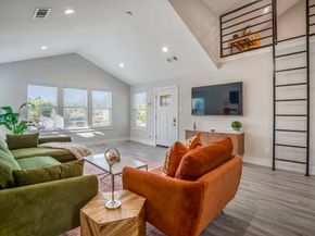 2905 Cleburne Street, Houston TX 77004