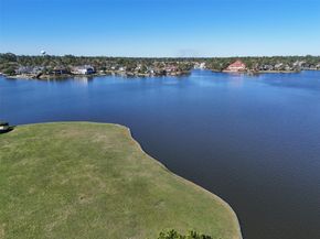 18 Wooded Park Place, The Woodlands TX 77380