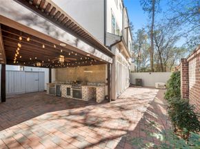 18 Wooded Park Place, The Woodlands TX 77380
