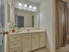 6 Meadow Cove Drive, Spring TX 77381