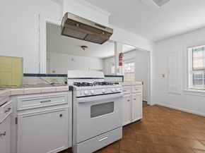 2005 Common Street, Houston TX 77009