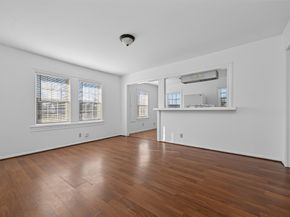 2005 Common Street, Houston TX 77009