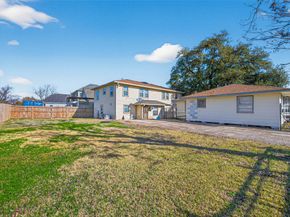 2005 Common Street, Houston TX 77009