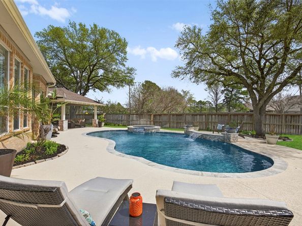 11403 Parkriver Drive, Houston TX 77070