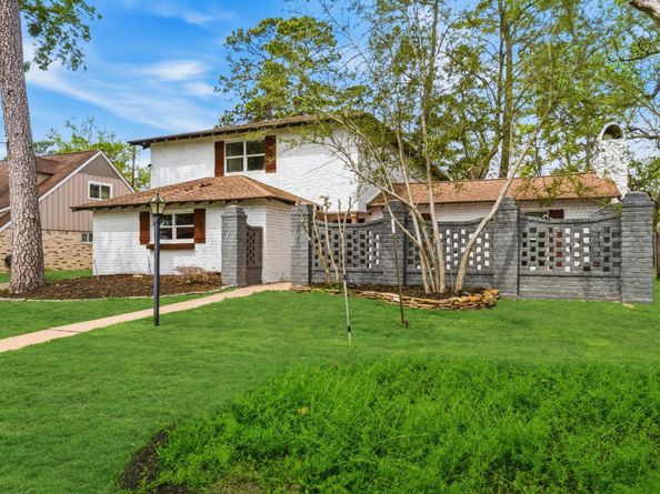 206 W North Hill Drive, Spring TX 77388