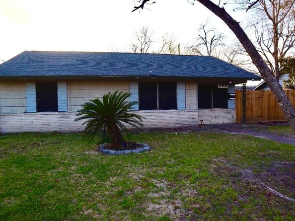 5715 Hirondel Street, Houston TX 77033