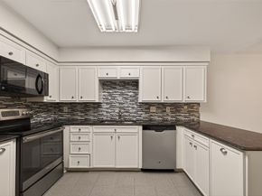 7655 S Braeswood Boulevard 47, Houston TX 77071