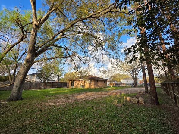 10424 Ballantine Street, Houston TX 77075