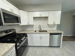 7634 Belbay Street, Houston TX 77033