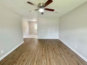 7634 Belbay Street, Houston TX 77033