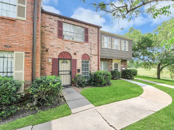 7747 Leonora, Houston TX 77061