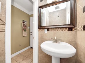 7747 Leonora, Houston TX 77061