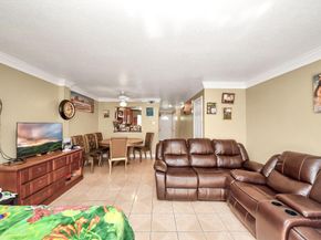 7747 Leonora, Houston TX 77061
