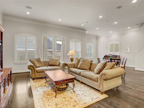 5637 Kiam Street D, Houston TX 77007