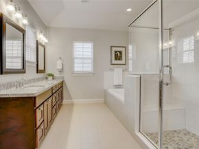 5637 Kiam Street D, Houston TX 77007