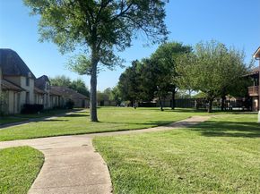 12177 Sharpview Drive, Houston TX 77072