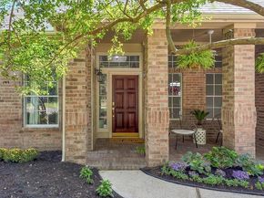 46 E Hobbit Glen Drive, Conroe TX 77384