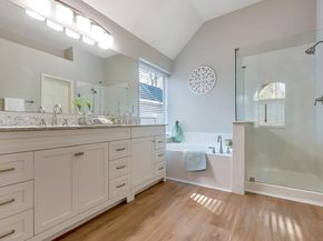 46 E Hobbit Glen Drive, Conroe TX 77384