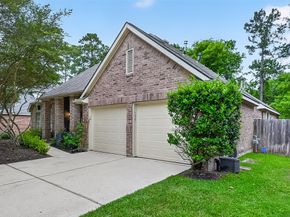 46 E Hobbit Glen Drive, Conroe TX 77384