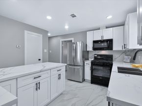 23 Summer Crest Circle, The Woodlands TX 77381
