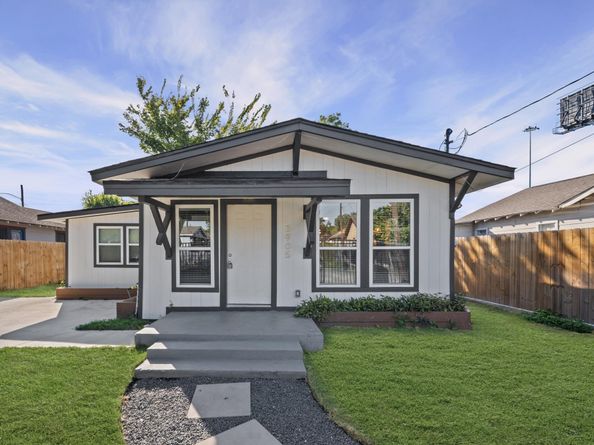 3905 Cotswold Street, Houston TX 77009